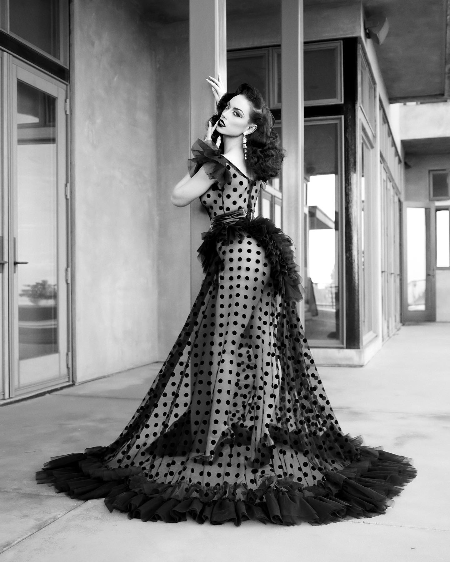 Black and white of a different kind 😉 I just love how @kameoclothing items make me feel 😍 Shot by @craigcorkerphotography Hair, makeup and styling @kyraloubser #Kyrafied #BlackAndWhite