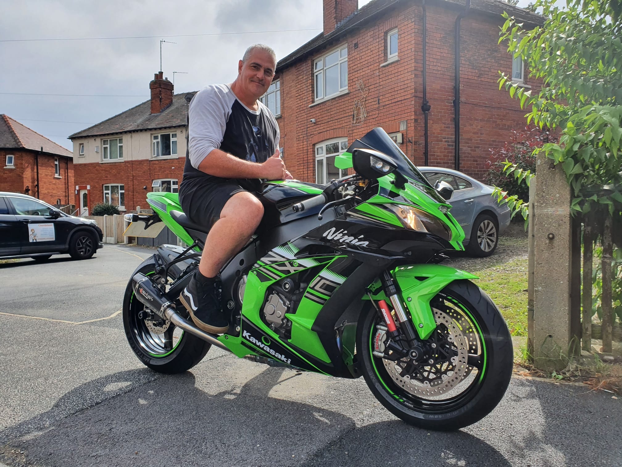 サカモト 💥 NEW BIKE DAY 💥 Here is Gabor with his new Kawasaki ZX10R