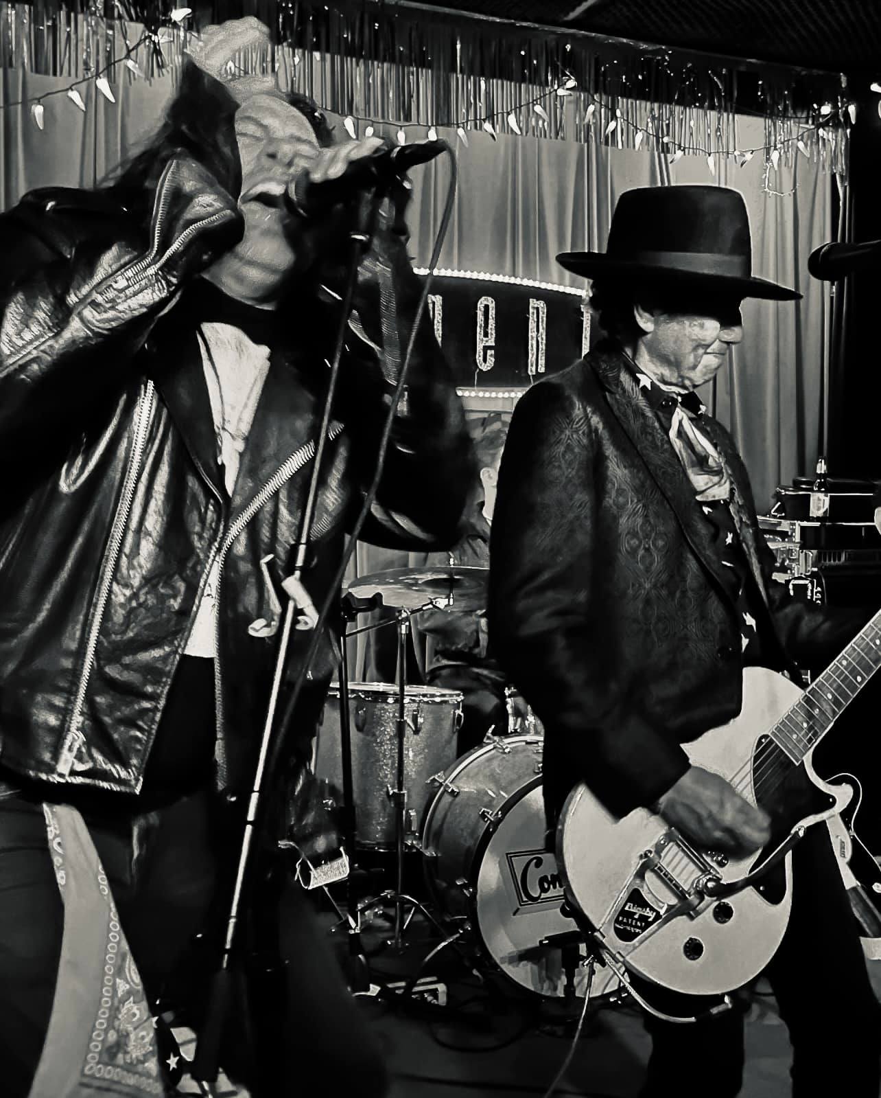 Alejandro Escovedo live at Robert