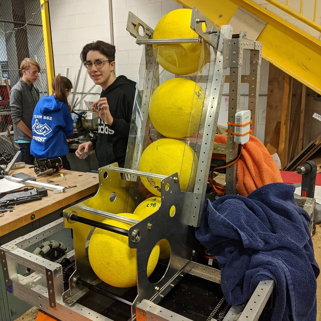 Fabrication team got Illusion's... - Lightning Robotics