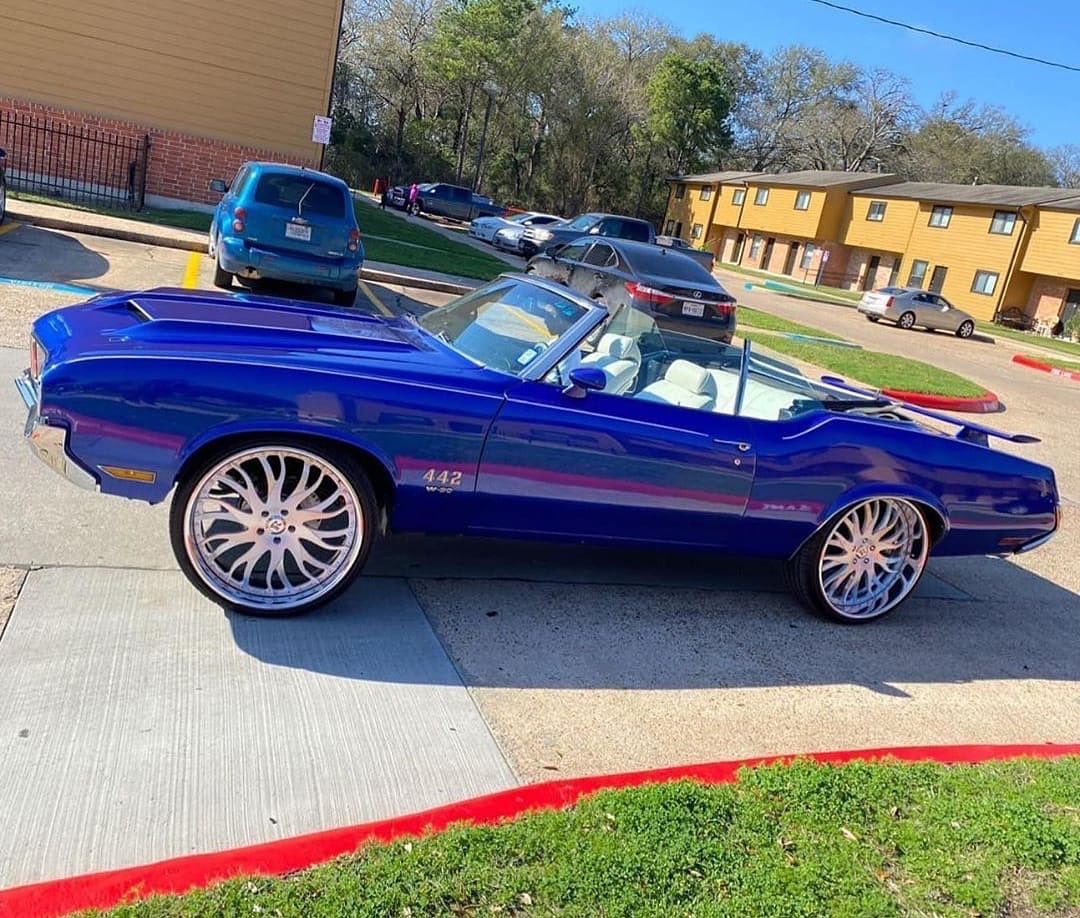 Cutlass On Rims