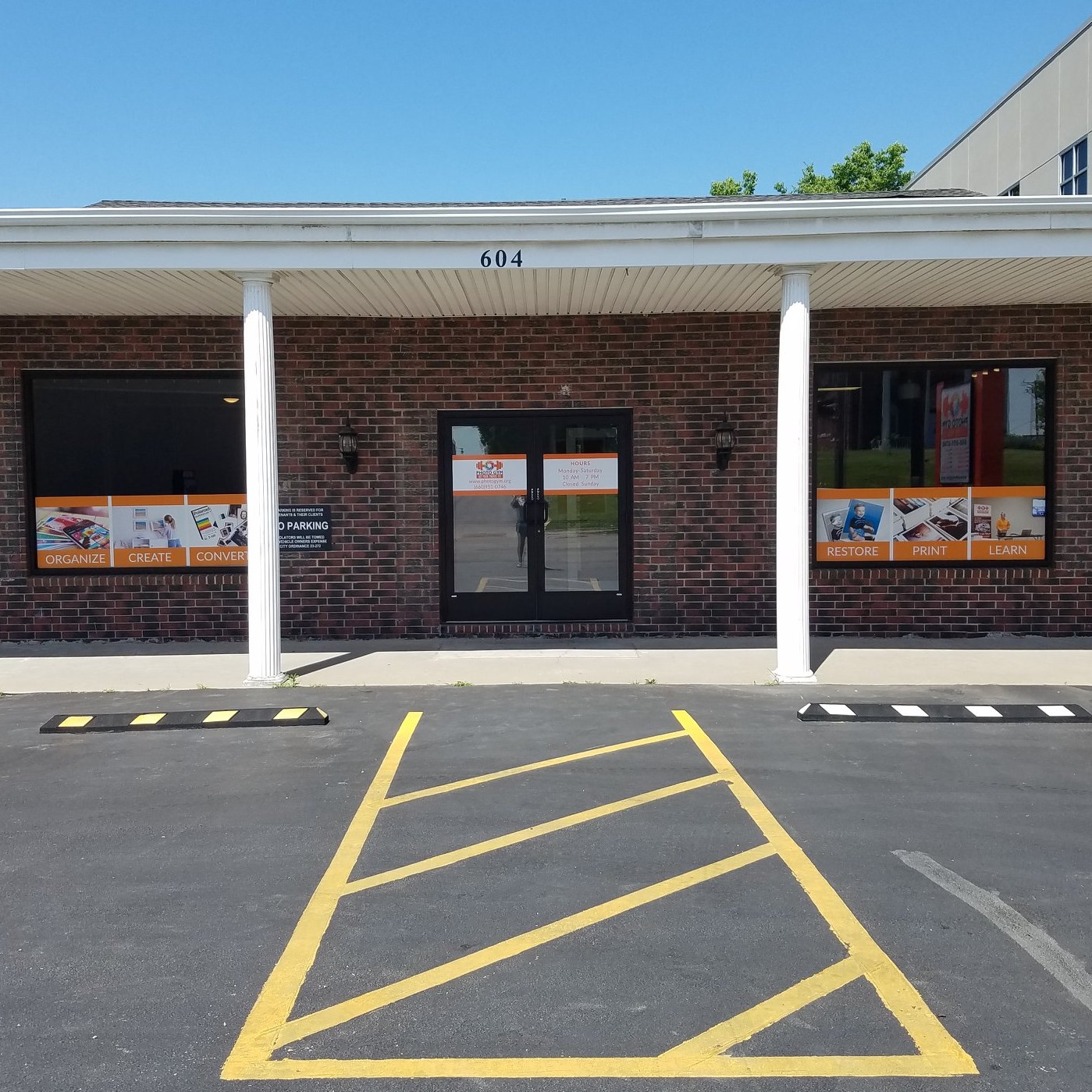 Gator Graphics - New sign and store front signage for... | Facebook
