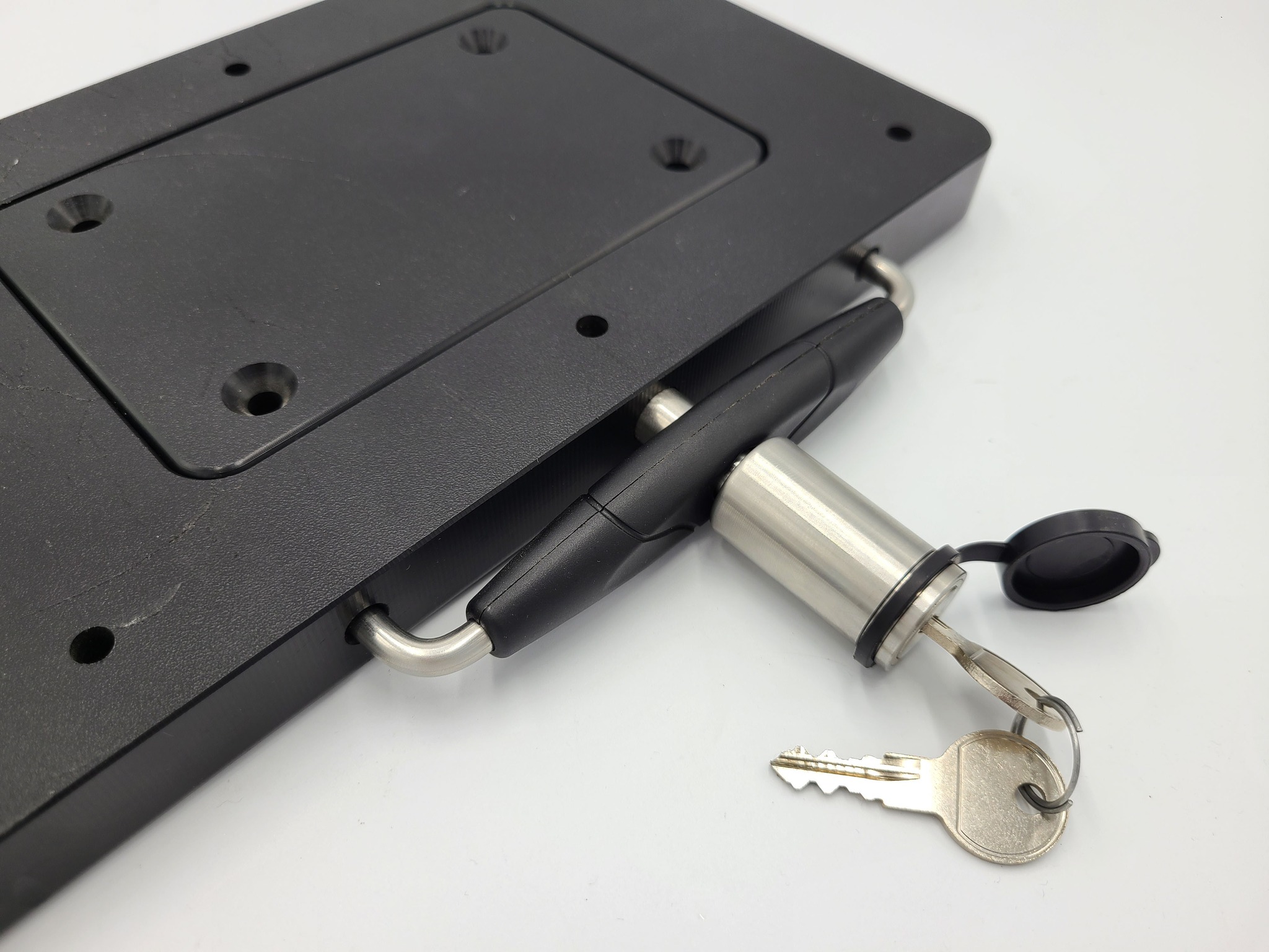 locks for lowrance fish finders Aluminum Alloy Finder Lock - Fishing Graph Accessories Securing Fishing Unit to Gimbal Mount - Compatible with Most Garmin, and Humminbird Units Marine electronics are an expensive investment for boaters and an easy target for thieves just unscrew the knobs Precision Graph Locks  Precision