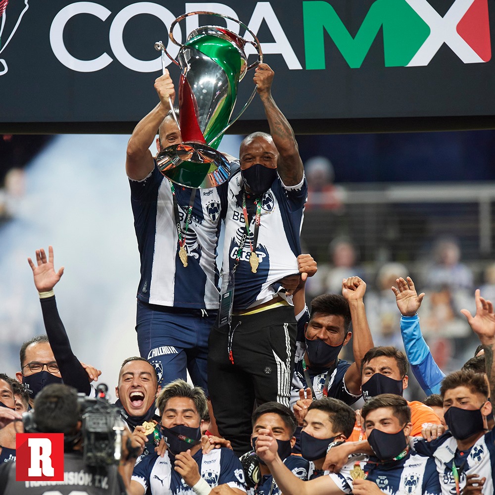 RÉCORD México - EL TRIPLETE 🏆 Tuvieron que esperar varios... | Facebook