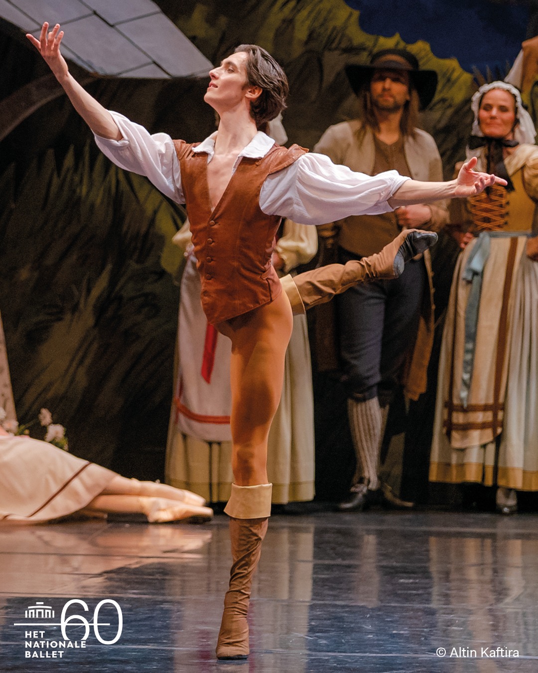 We proudly... - Het Nationale Ballet - Dutch National Ballet