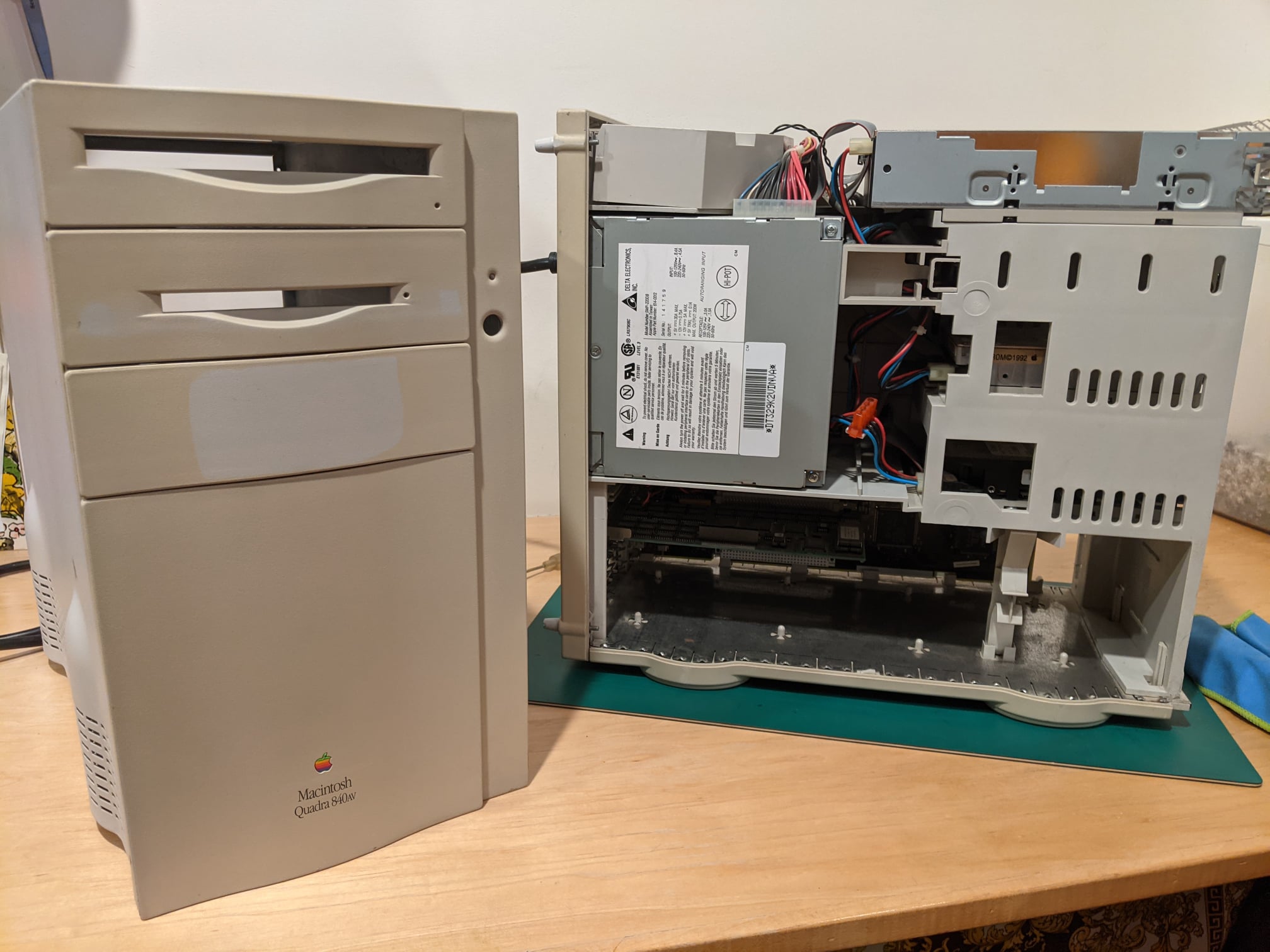 Apple Macintosh Quadra 840AV（マッキントッシュ）