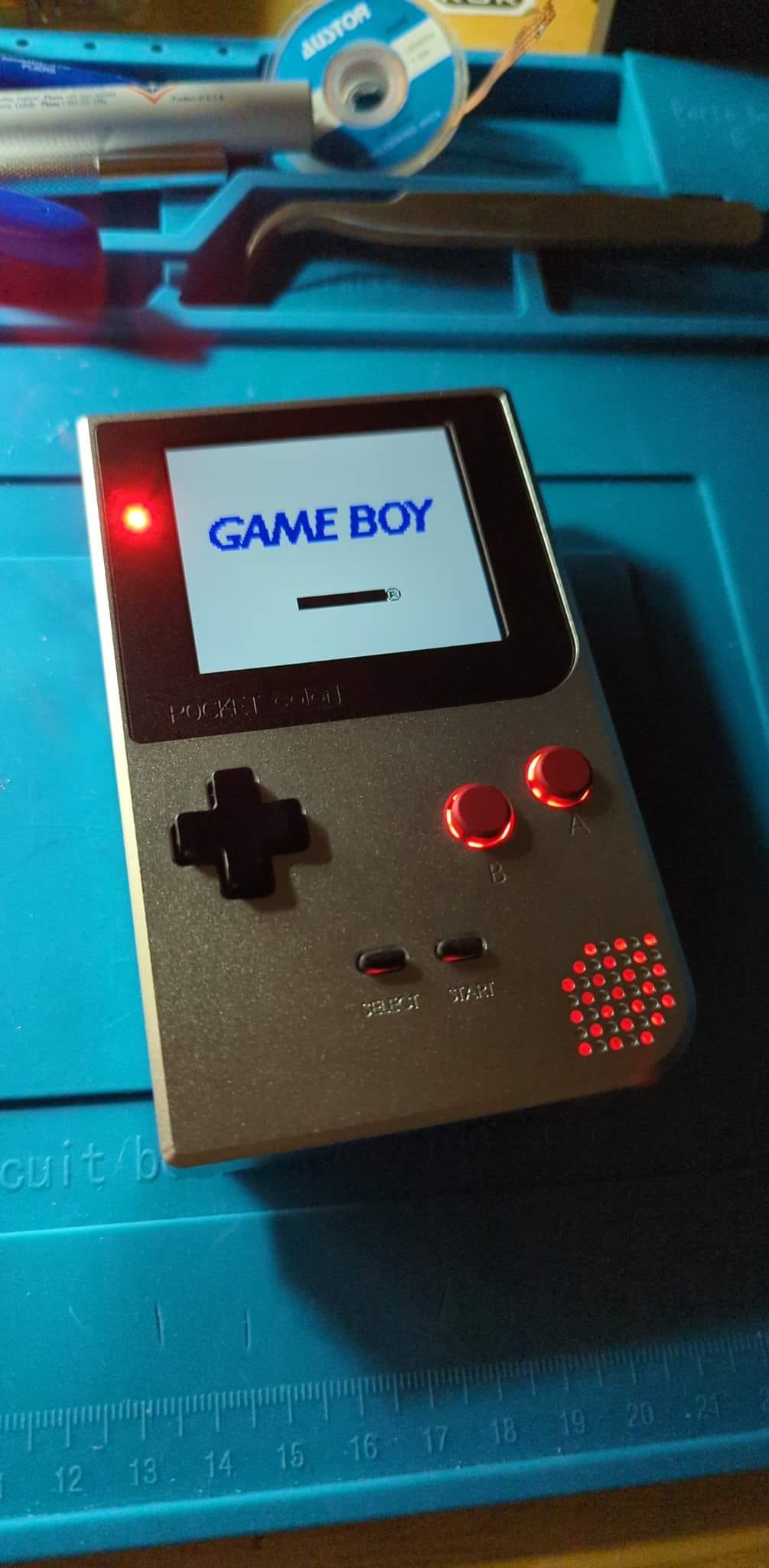 Analogue Pocket and Boxypixel builds comparison