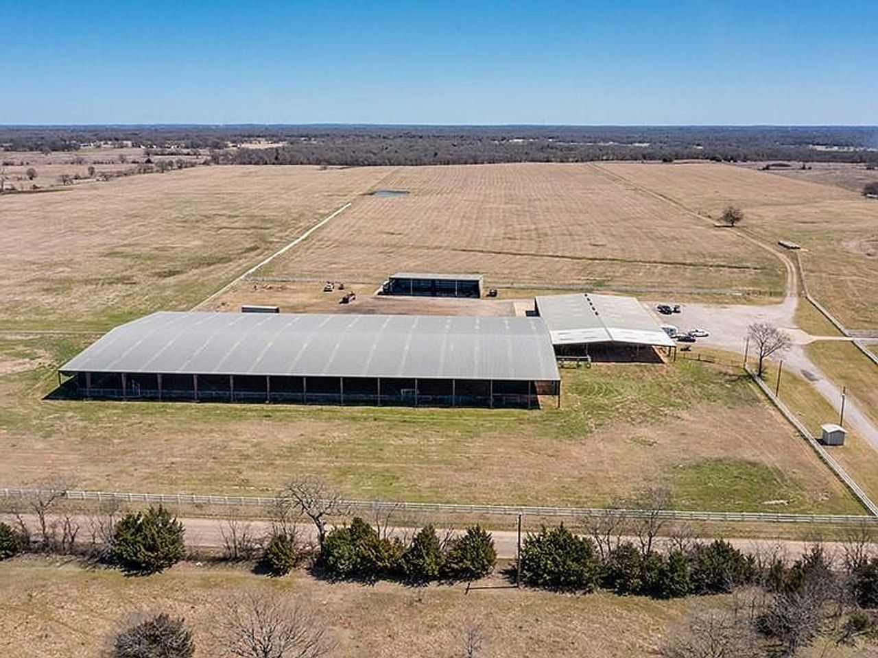 Tx Horse Properties - 7X RANCH, 210.5 ACRES, COVERED ARENA, CORRALS ...
