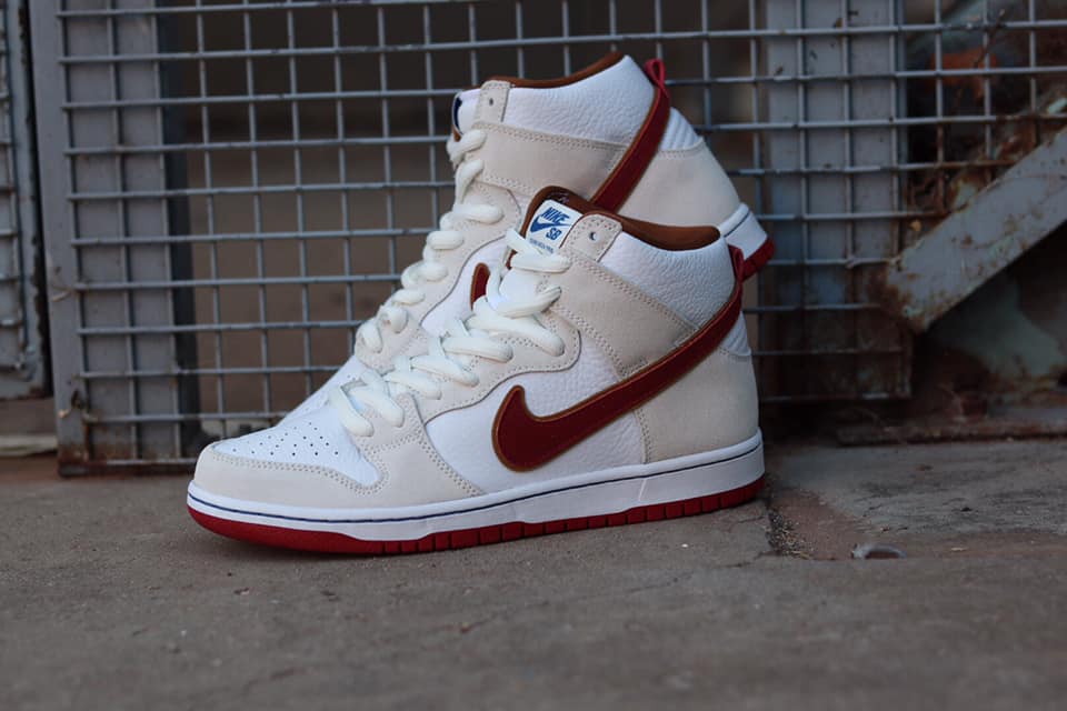 ONLINE NOW! Nike SB Dunk High Pro - Sail/Black-Light Crimson-White
