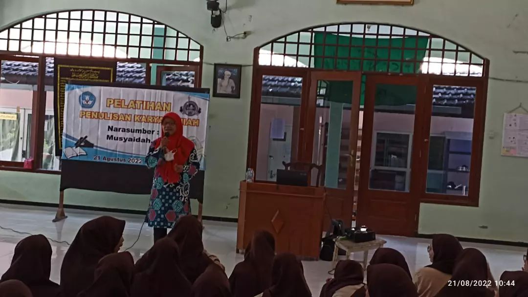 YAPI Bangil - Pelatihan Penulisan Karya Ilmiah bagi para...