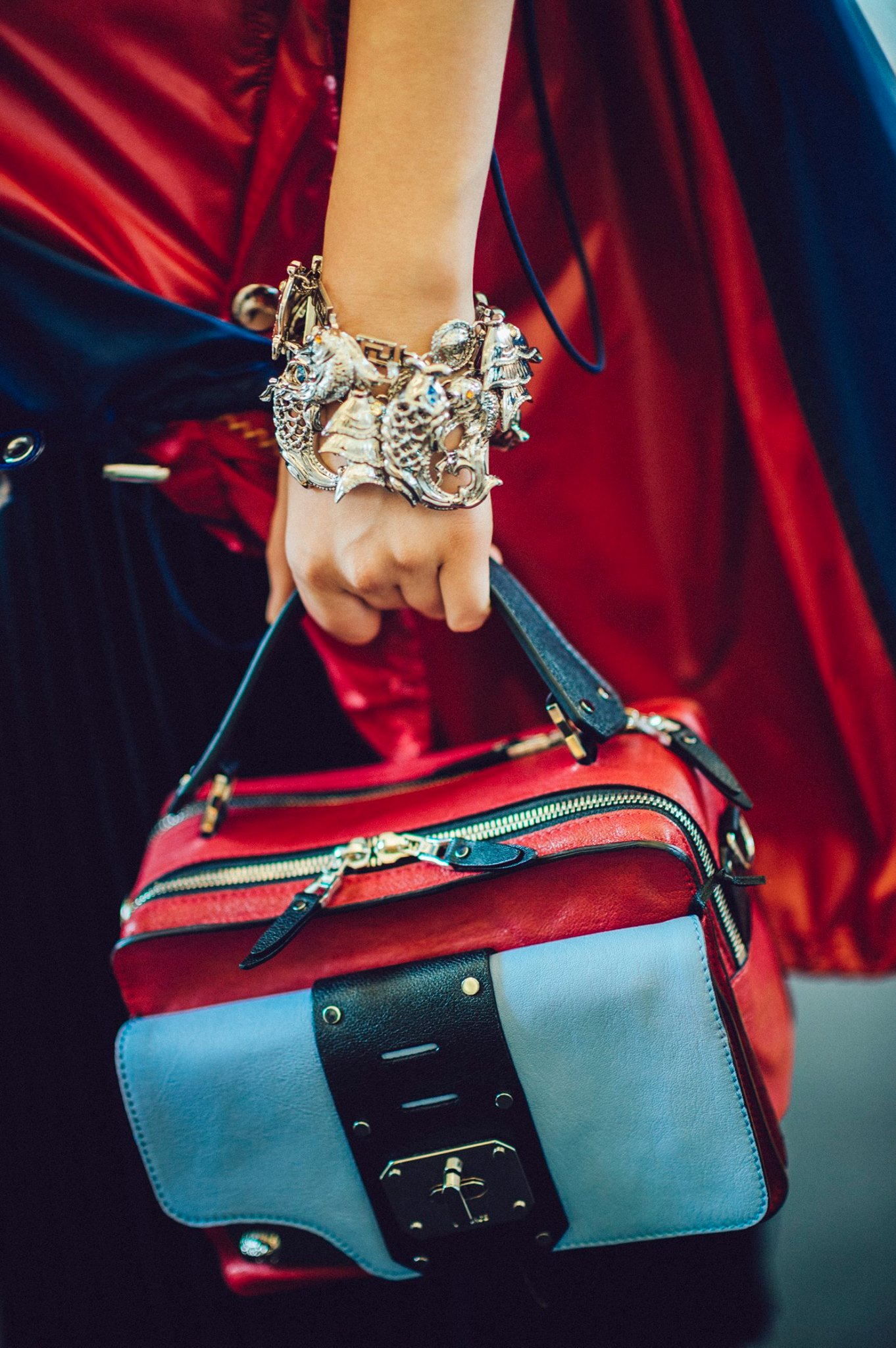 Versace - The satchel Stardvst bag - a hybrid dual-carry top