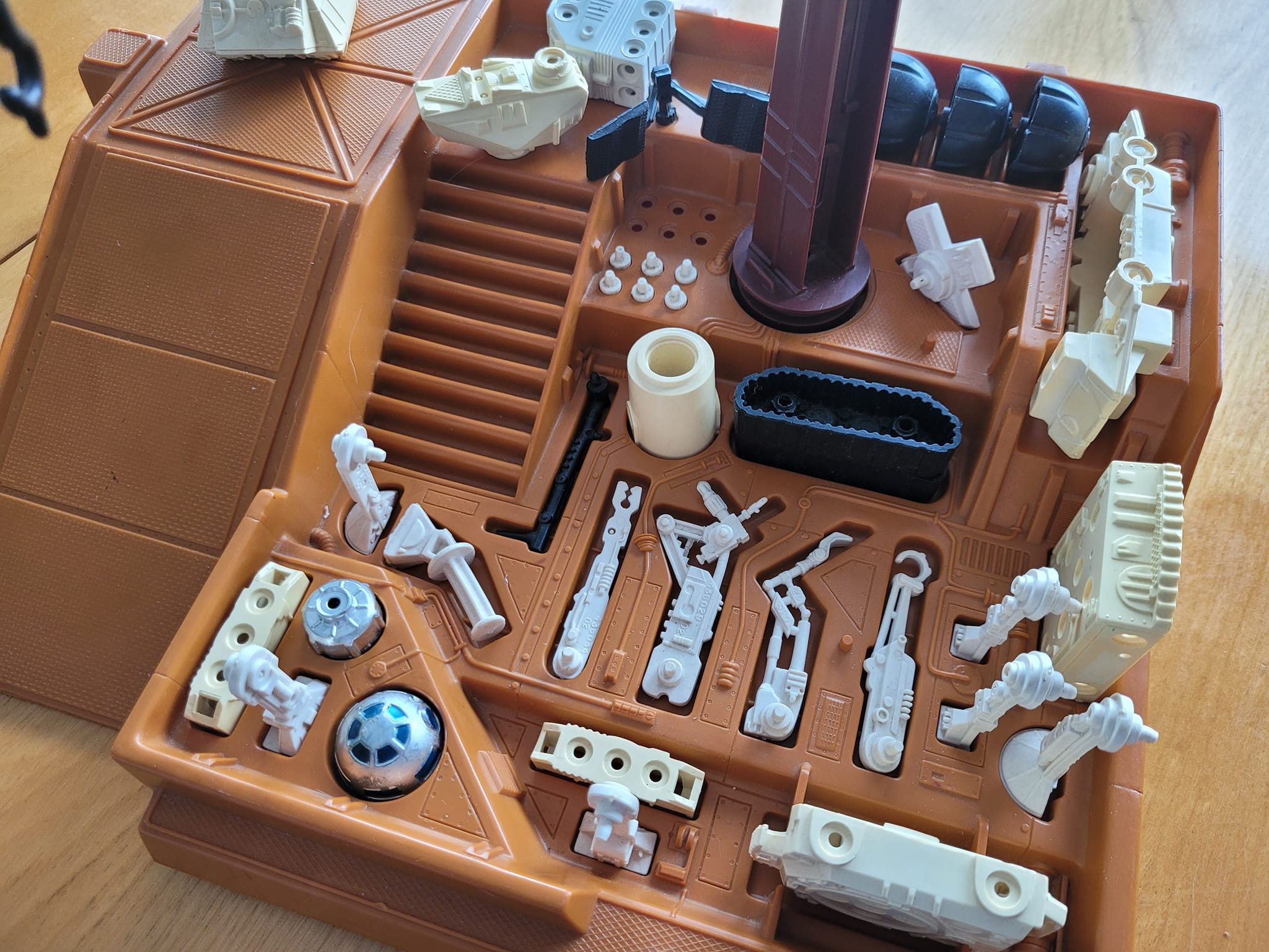 Star wars custom junkyard droids diorama