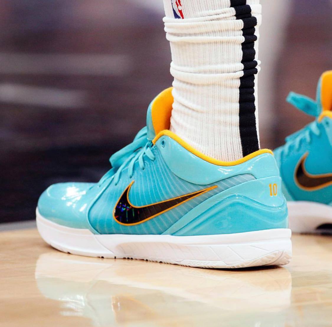 DeMar DeRozan debuted the UNDFTD x Nike Kobe 4 Protro. Retail