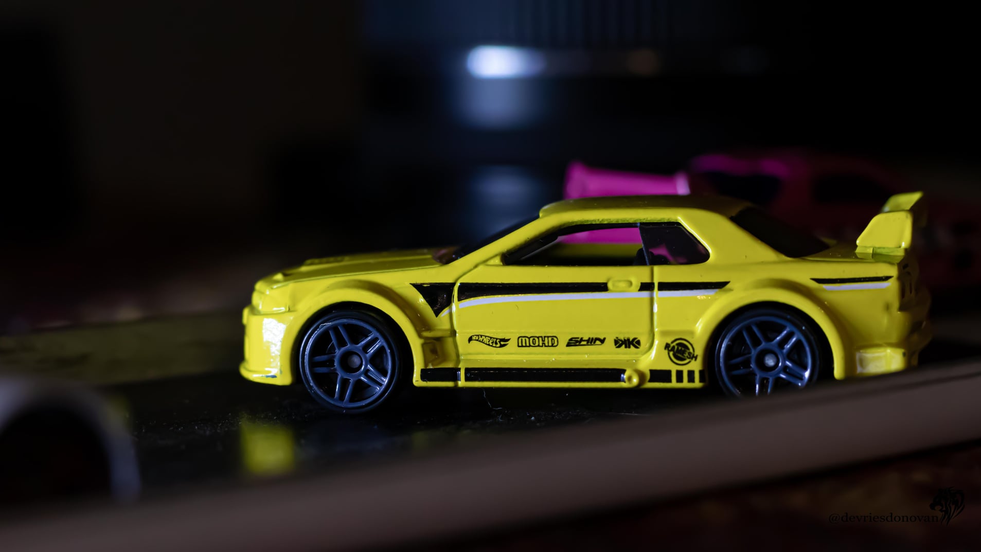 Inno64 Nissan Skyline GT-R R32 1087X Rocket Bunny Racing 
