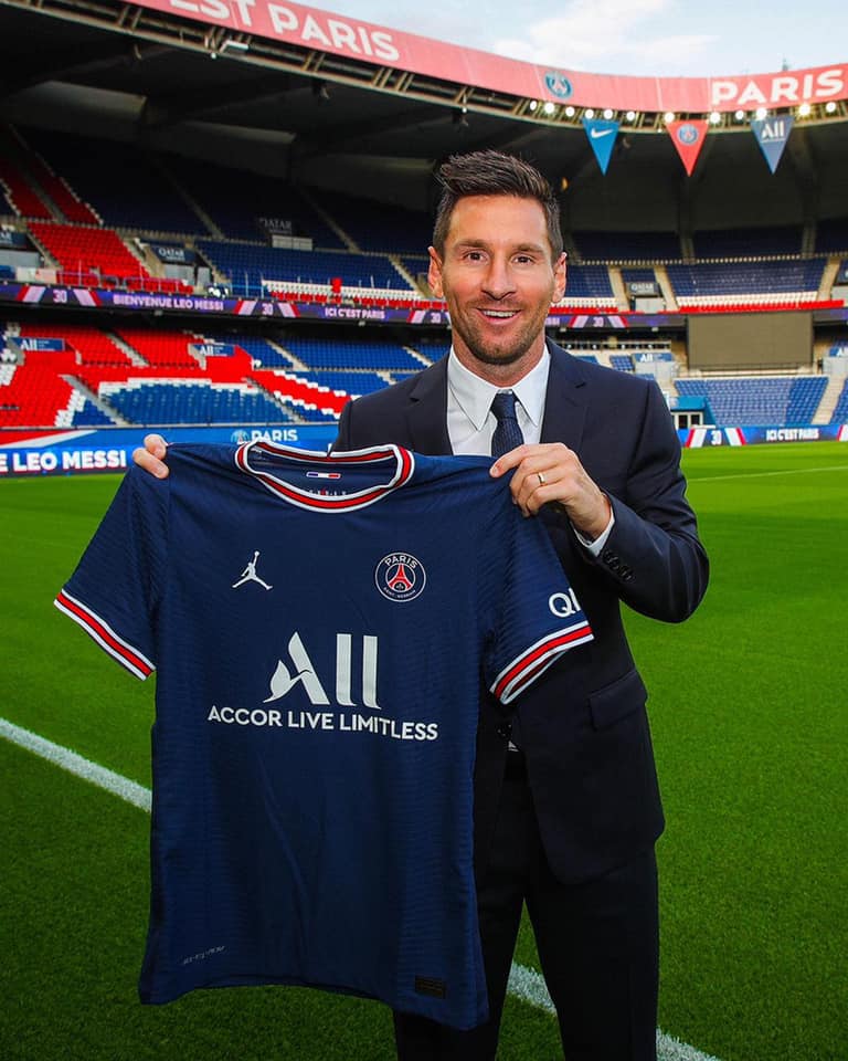 First look at Messi in the No. 30 PSG - Paris Saint-Germain jersey