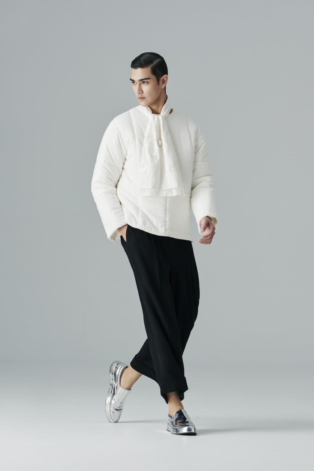 伊林 EeLin - || #Eelin_Fashion || 當混血臉龐 💁🏻 搭上 Silzence style...