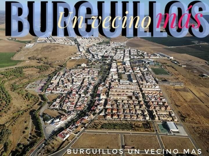 Burguillos, un vecino más | Buenas se le a escapado a mi nieta Cintia ...