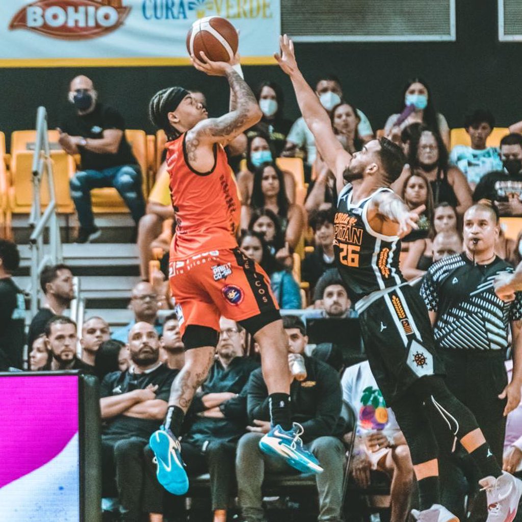 📸 Juegazo alert en Arecibo... - Baloncesto Superior Nacional | Facebook