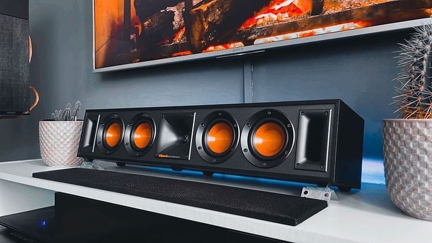 Klipsch - The center of attention? The R-34C of course! 📸...
