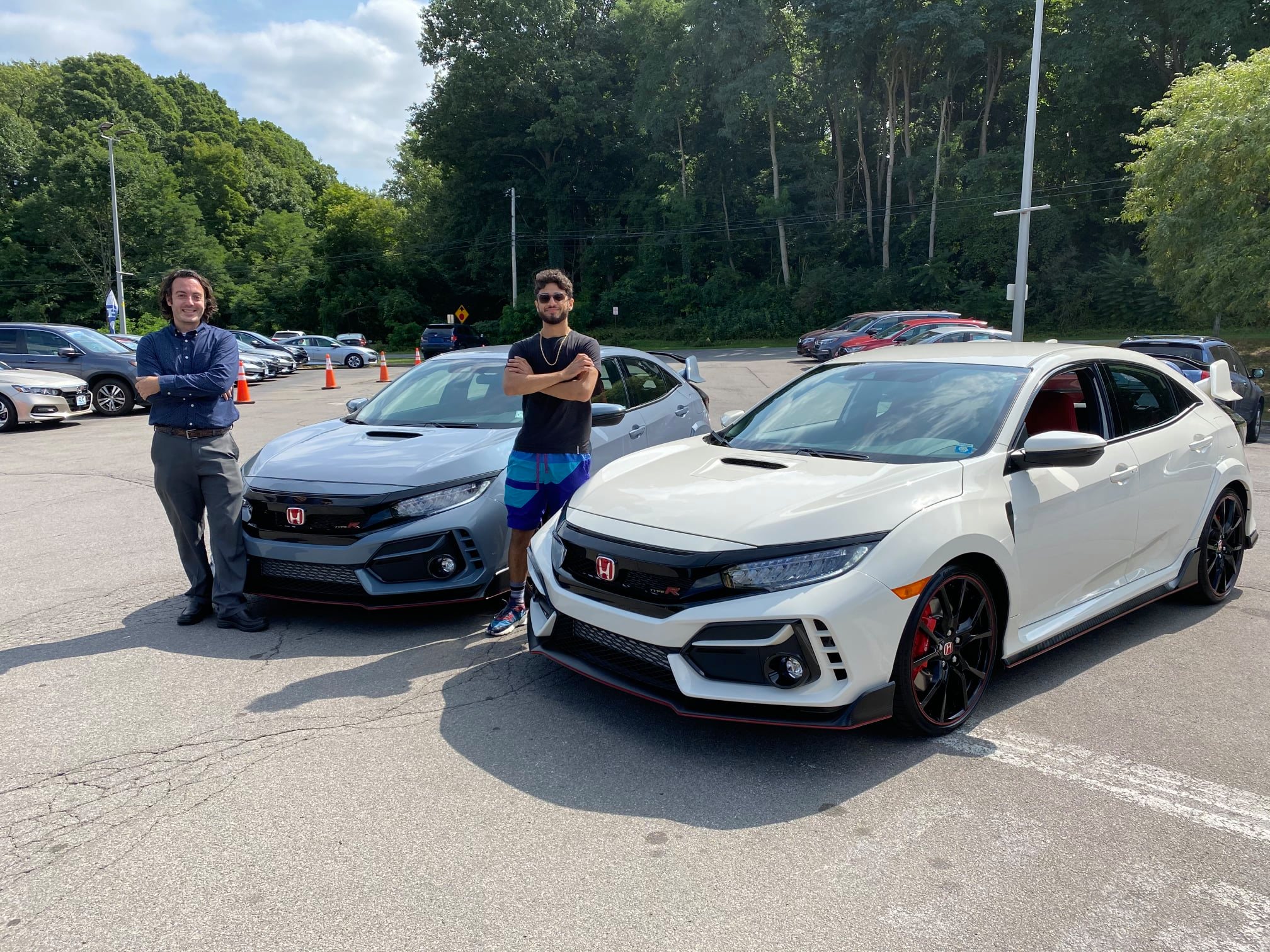 Ide Honda - A true race car! The Honda Civic Type R is a...
