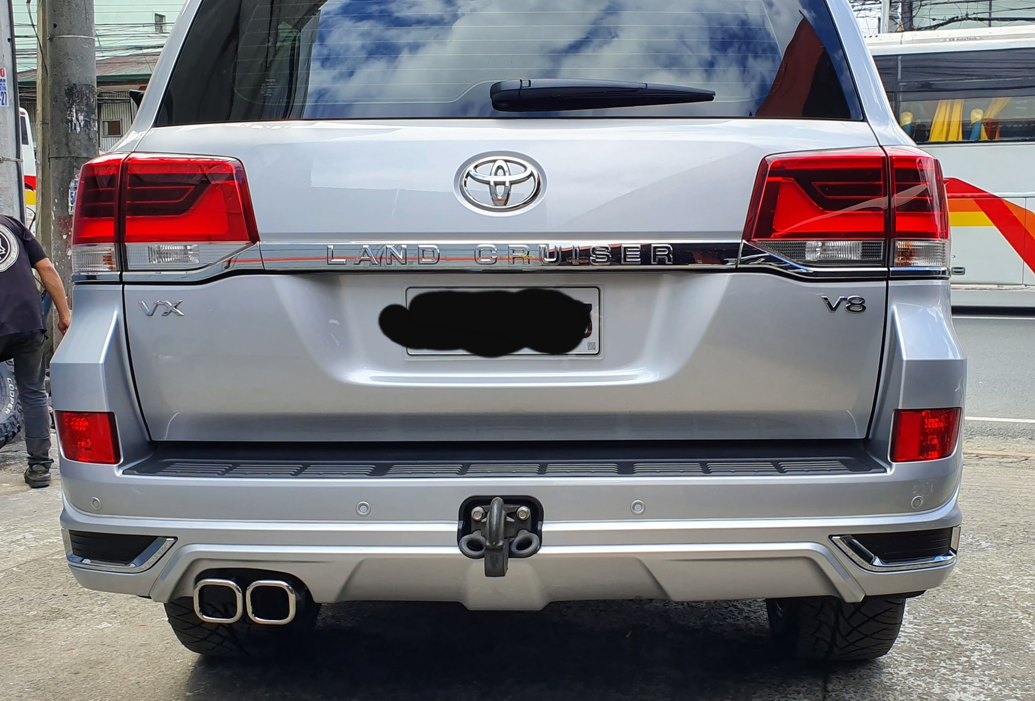 Done on this Toyota Lc200!... - Atoy Customs 4x4 and Bodykits