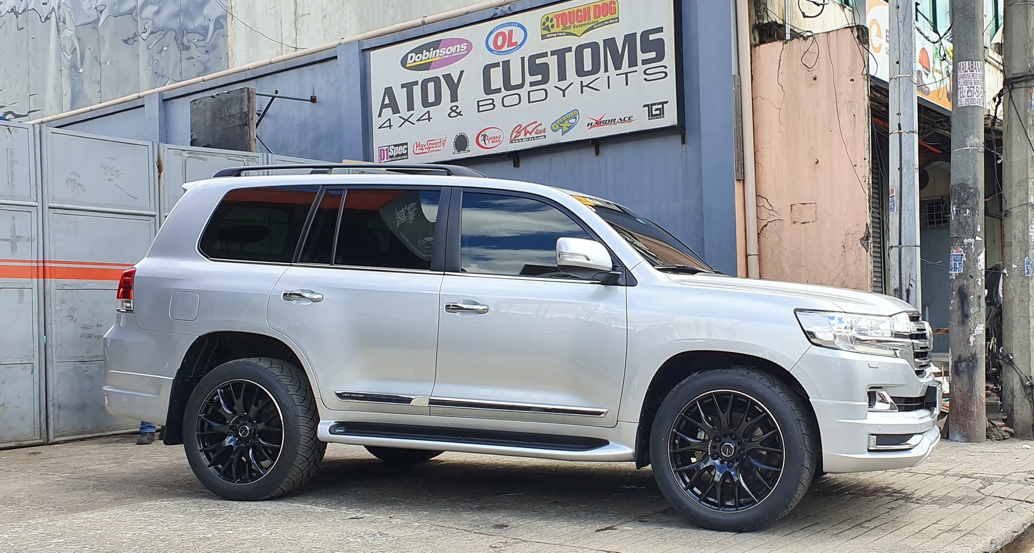 Done on this Toyota Lc200!... - Atoy Customs 4x4 and Bodykits