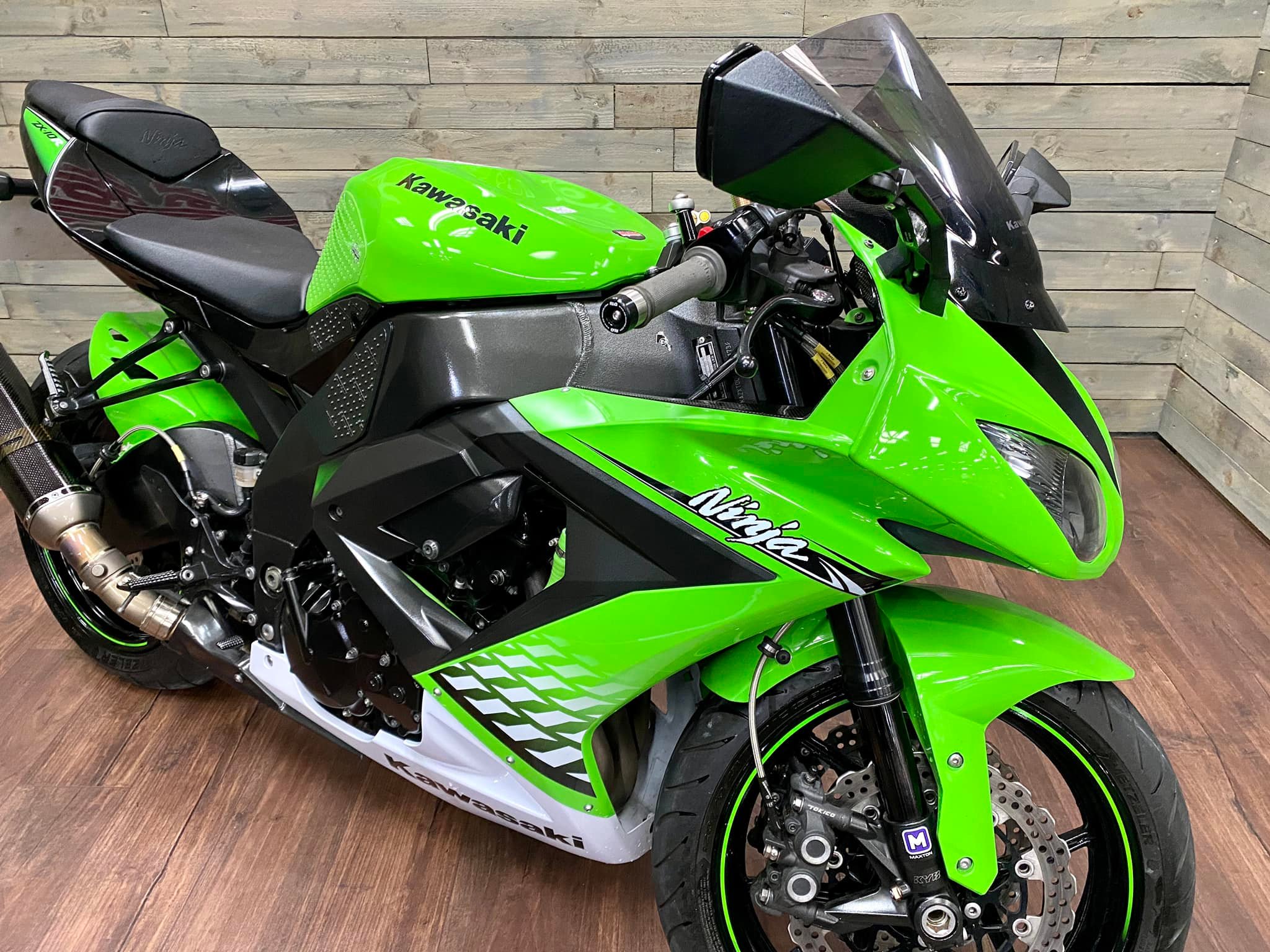 N。 JUST ARRIVED!! Kawasaki ZX10-R, 2010 '60' plate with only 10950