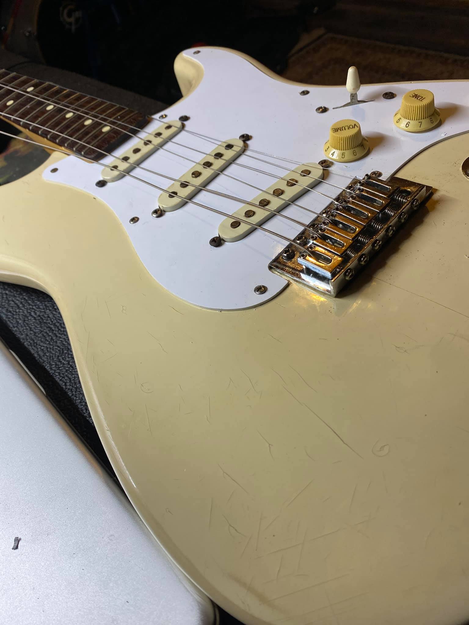 What is the origin of the 1992 Mexican Fender Stratocaster?