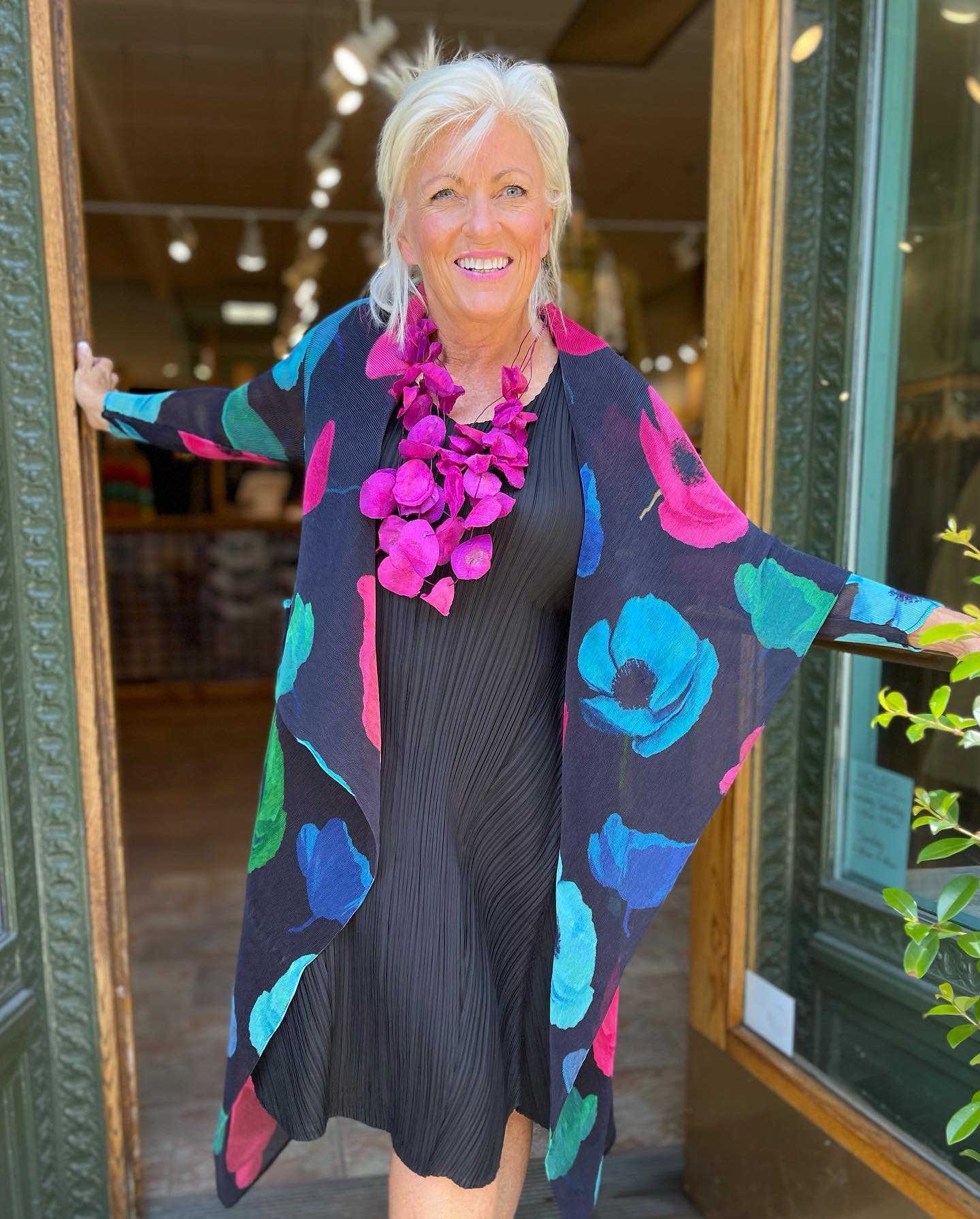 FILONI - 🌺🦚A striking floral Alquema dream🦋💕. Jill shows...