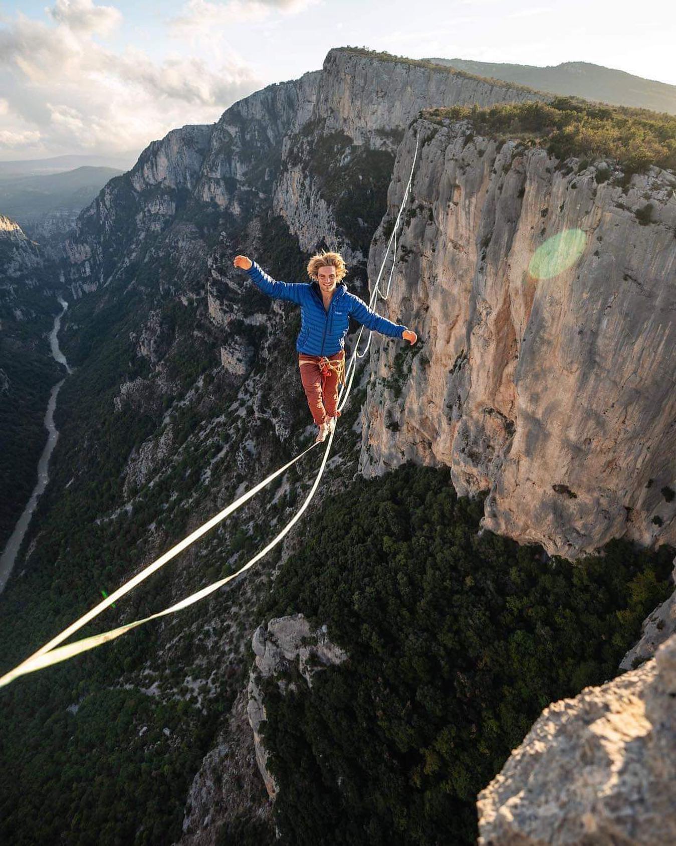 PRO SPOTLIGHT:... - Balance Community: Slackline Outfitters