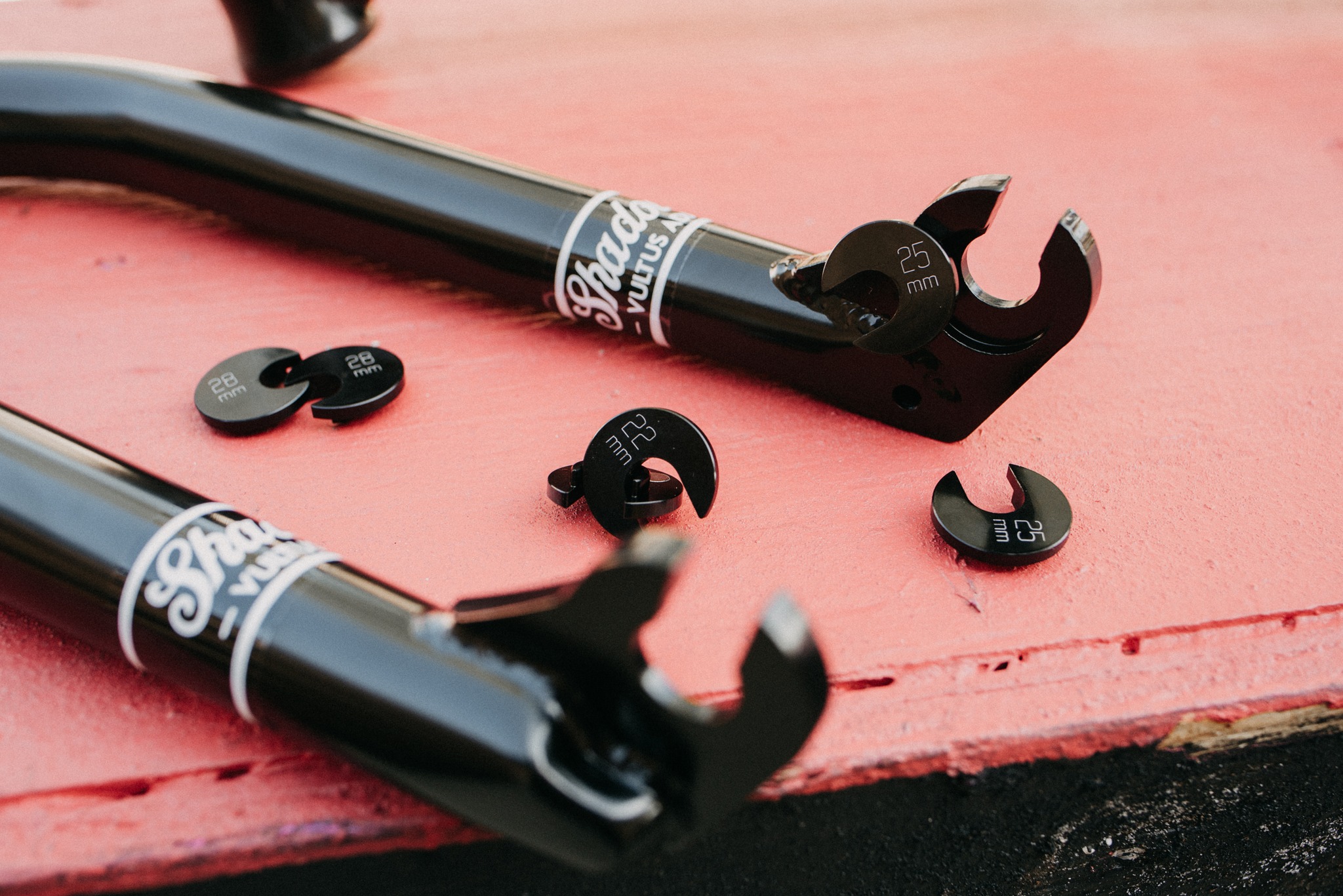 🕸CAPTIVE AUDIENCE🕸 The Shadow Captive fork features an ingenious