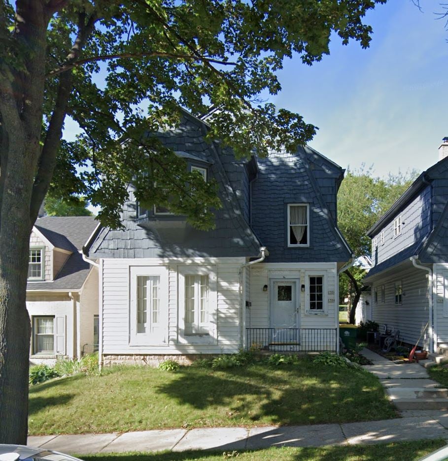 2 Beds 1 Bath Apartment Property Rentals Shorewood, Wisconsin