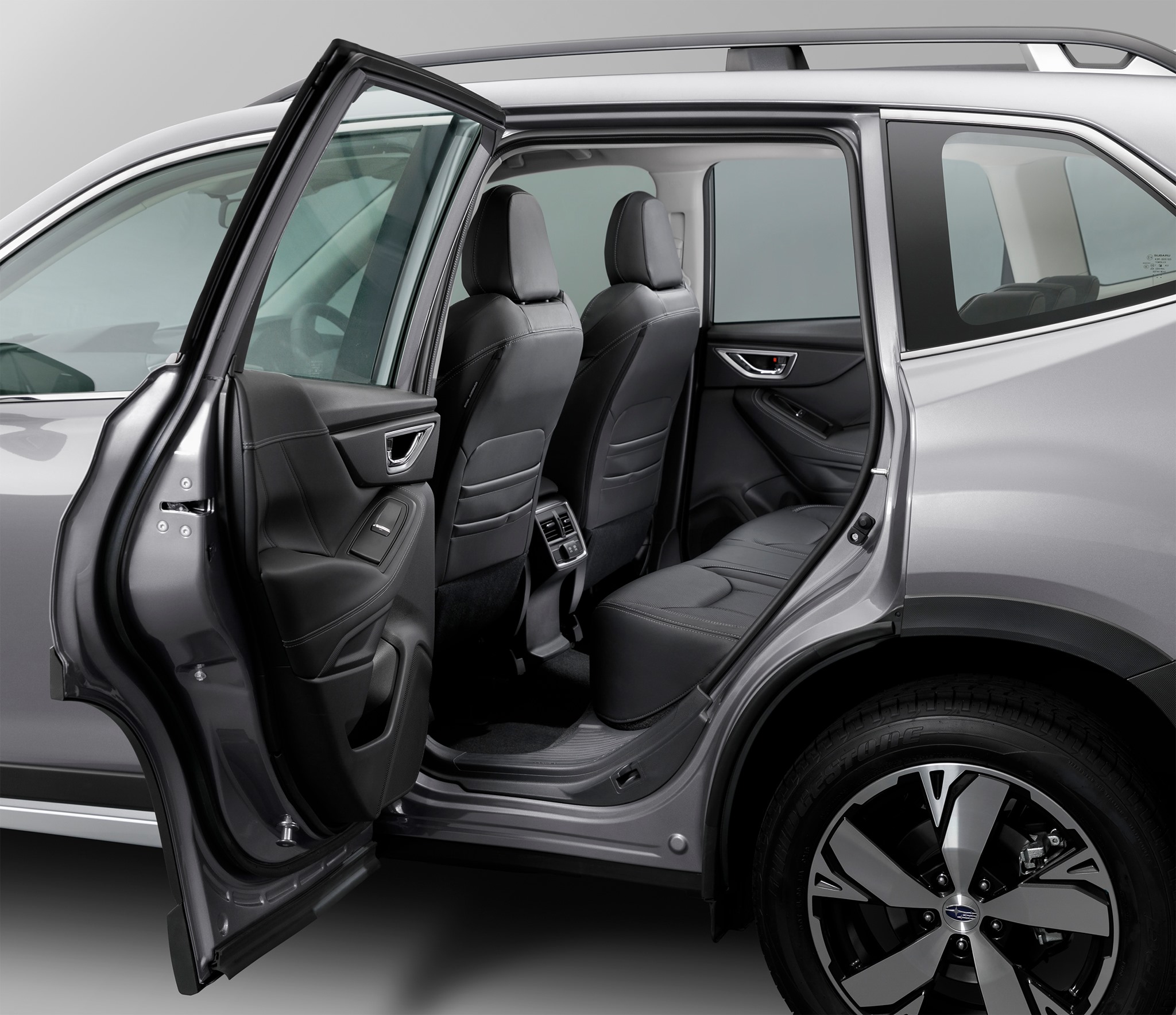subaru-asia-the-forester-s-wide-door-openings-have-been-facebook