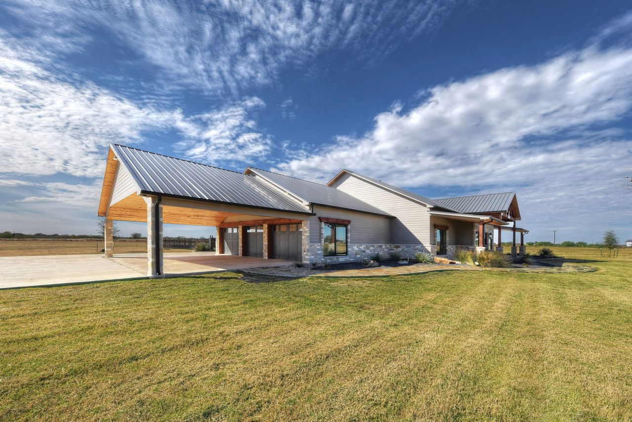 View of Tx Horse Properties - 105 ACRE AQUAPLUS EQUINE CENTER, 4/3.5 HOME ...