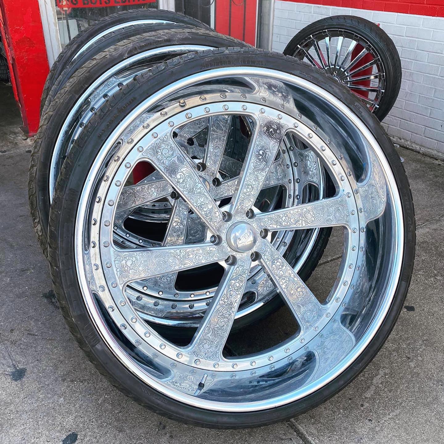Intro Wheels - Talk about a 1 of 1 😮‍💨 @bigboyscustoms...