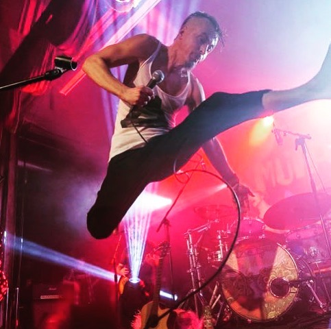 Mutabor - Danke Berlin, fast voll! Wir freuen uns’ 🤘😘 Ach und ...