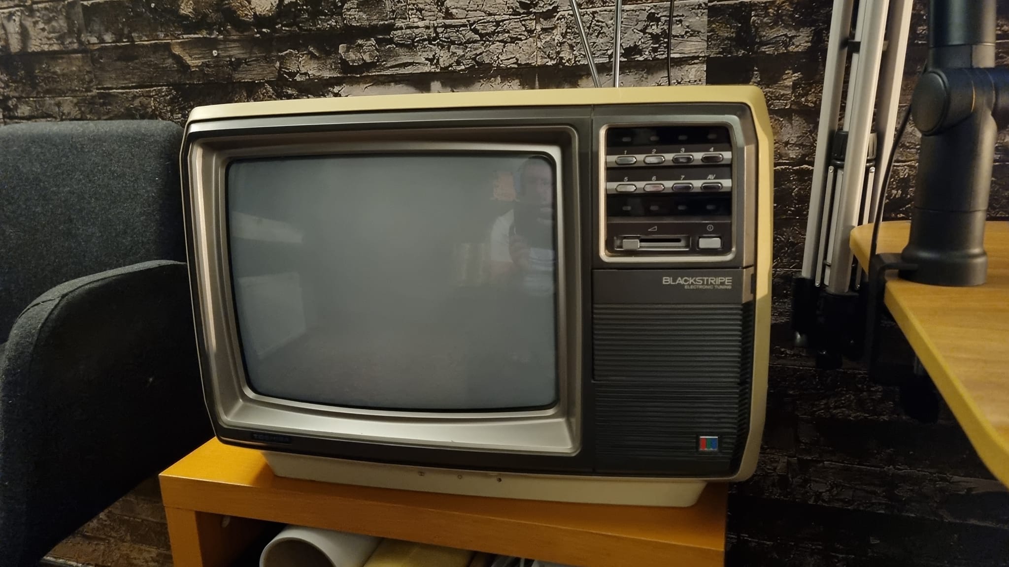 Bought a 1987 wood grain Toshiba 13in. Very good quality picture.