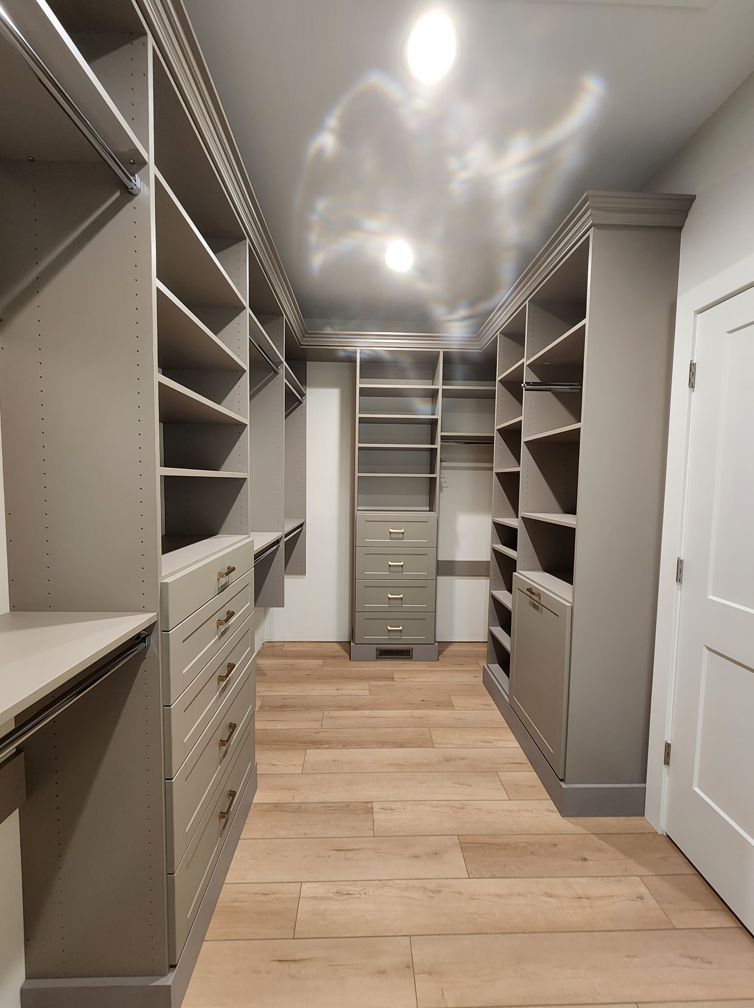 Look at these Beautiful Closets we... - Blindz & More, Inc | Facebook