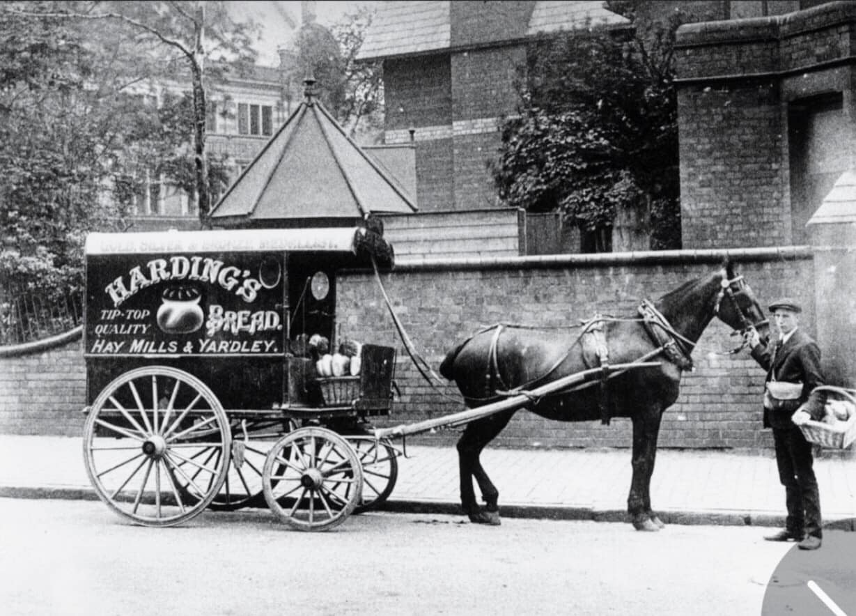 Midlands Memories and More | A Deliveryman for Harding's Bakery of Hay ...