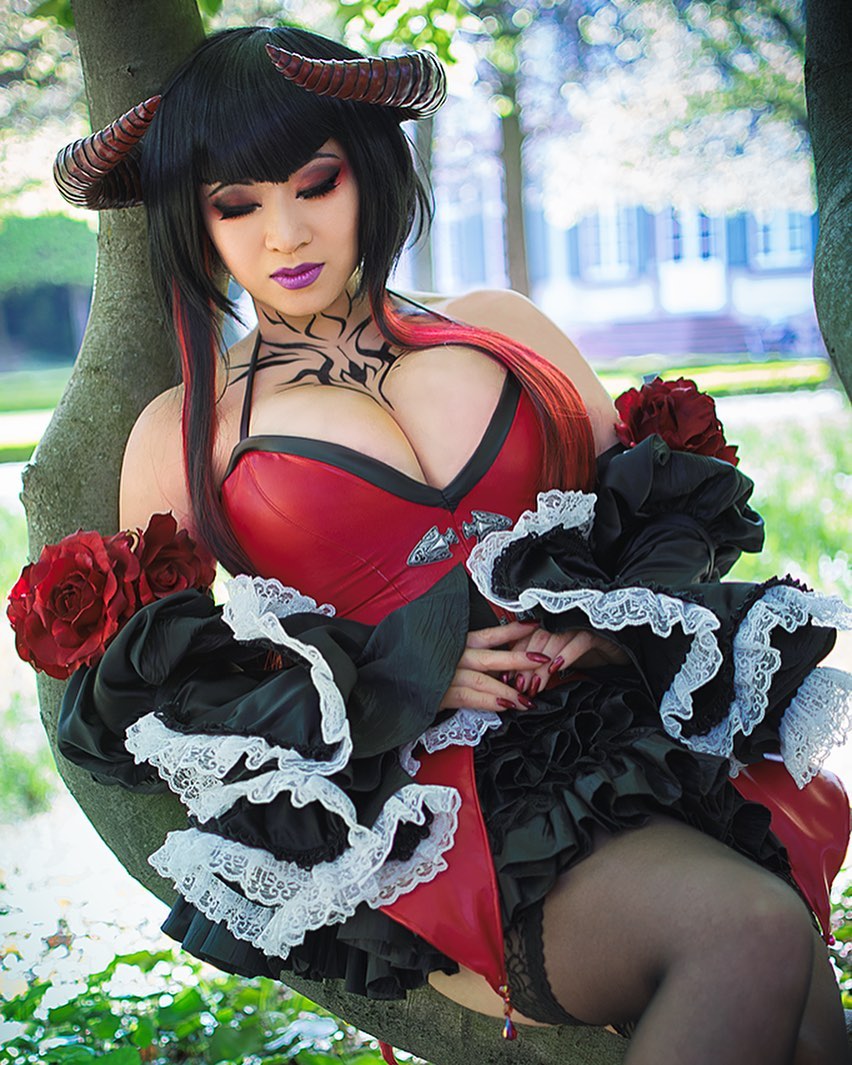 Японки с формами. Yaya Han косплей. Элайза бубс. Хань Юй косплей. Косплей с большим бюстом