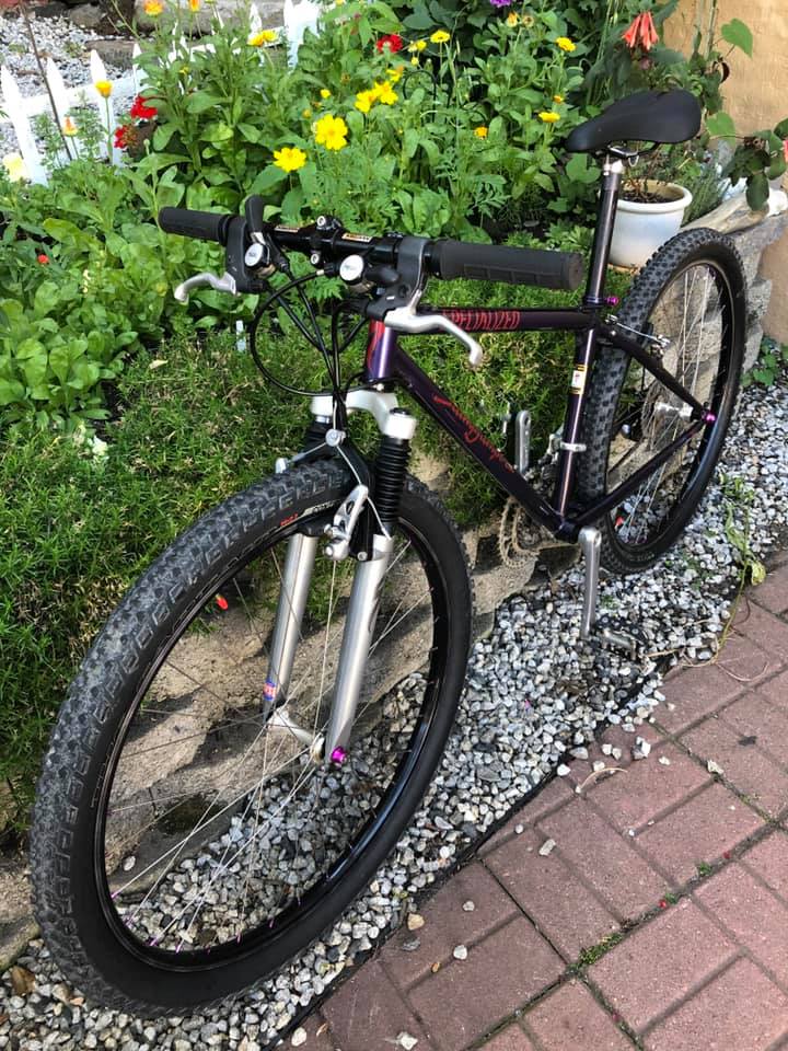 Are XT/XTR V brakes still available, and if not, what's a good
