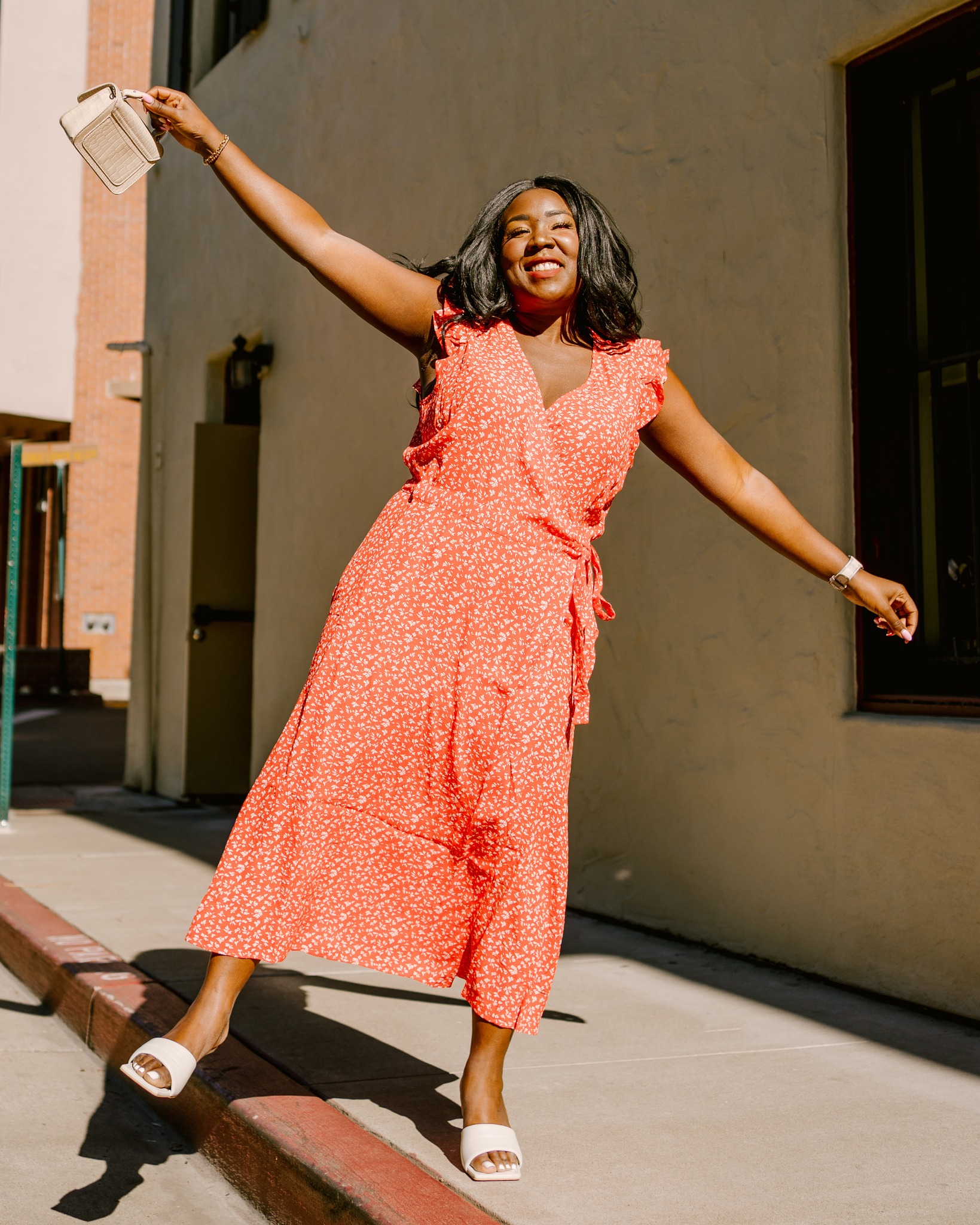 spring dresses for brunch Work? Brunch? Weekend getaways? Yep, our do it alllll. ✔️✔️✔️ http://spr.ly/6189KSMb3 📸 : RRB Color:Rosy Brown