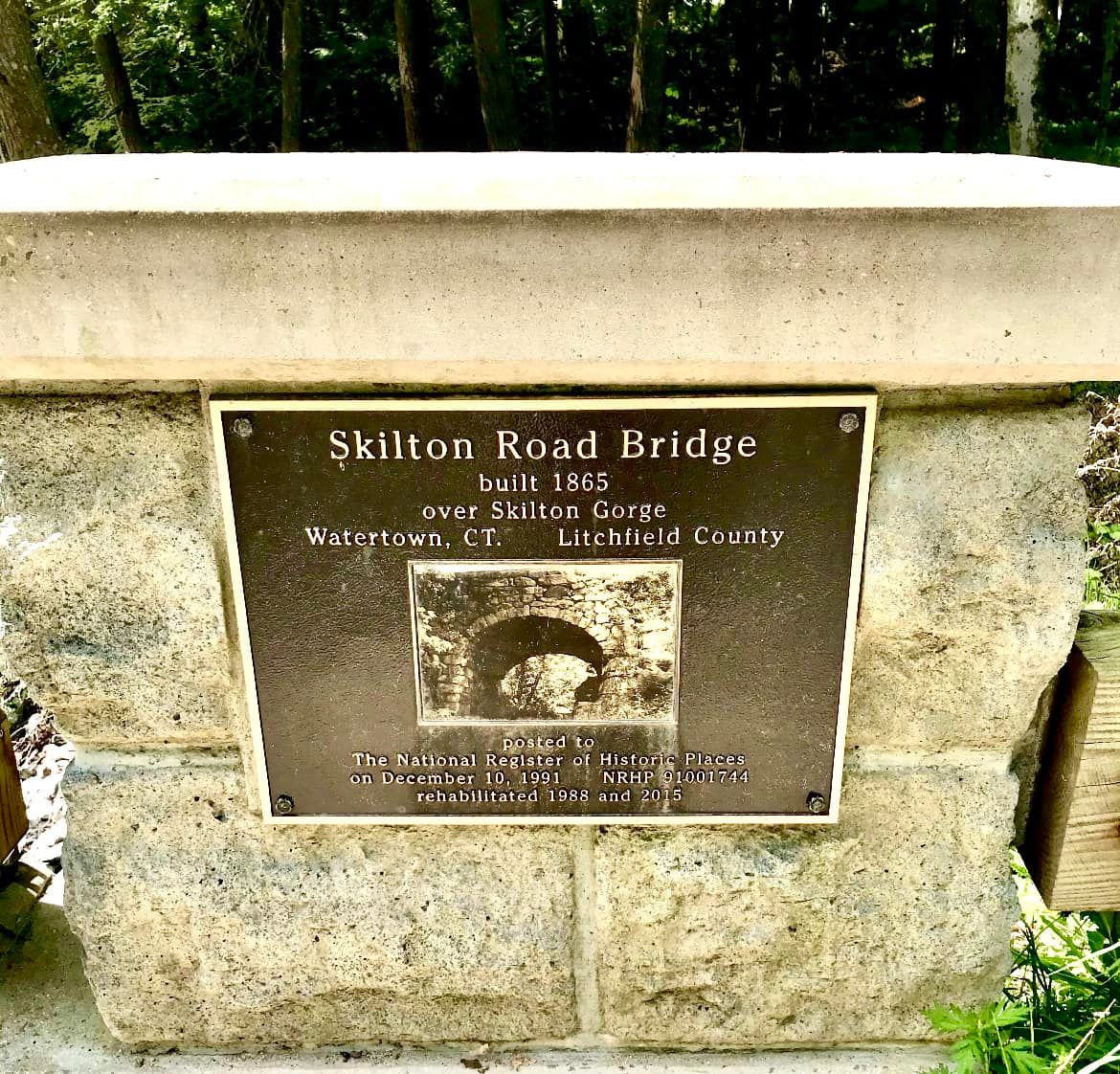 What are the requirements for a bridge to be on the national