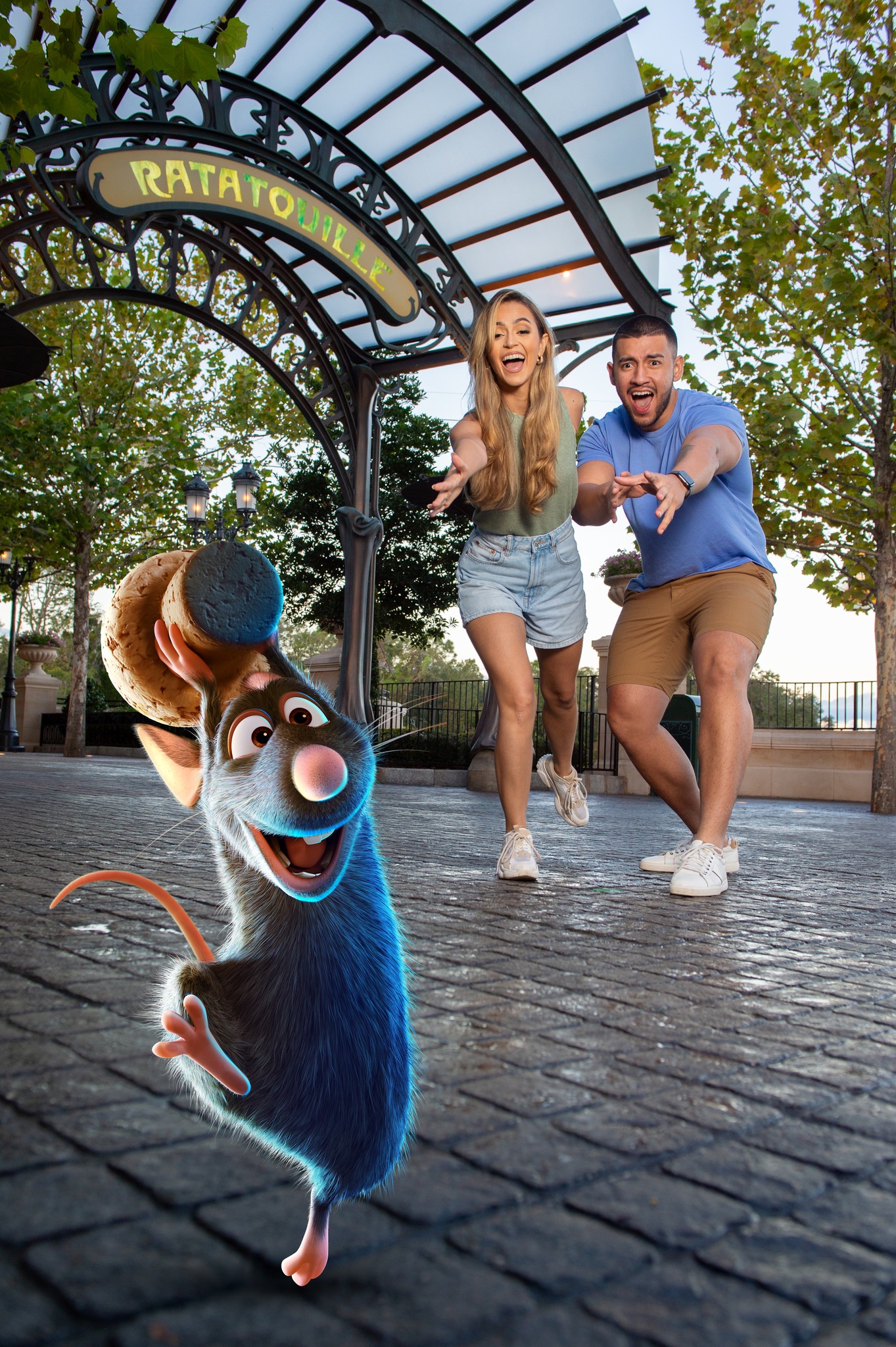 Disney PhotoPass Service - Remy's on the run... AGAIN! Drop a 🐭 in the ...