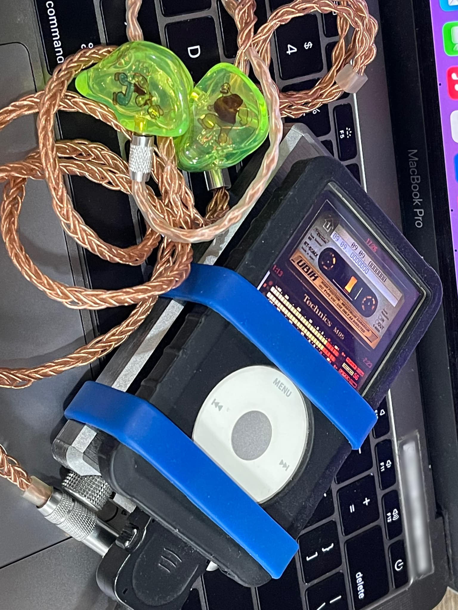 iPod Classic 7th gen with iFlash Solo and 256GB SD card