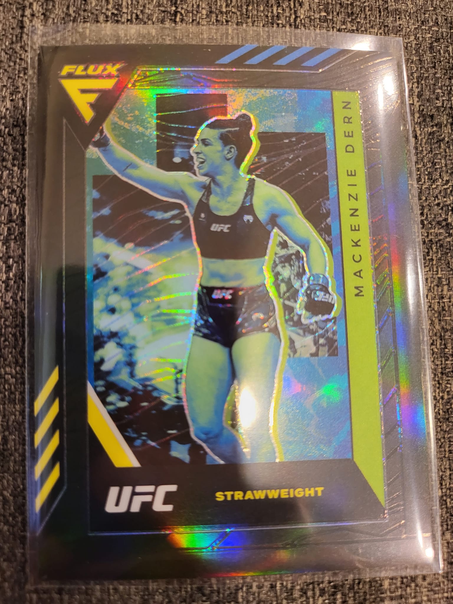 Anybody pull any Mackenzie Dern from topps?