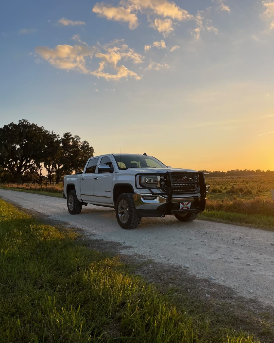 Ranch - Parked with a view 🤩 📸: @jb.hunnicutt . . . #ranchhandtruck # ...