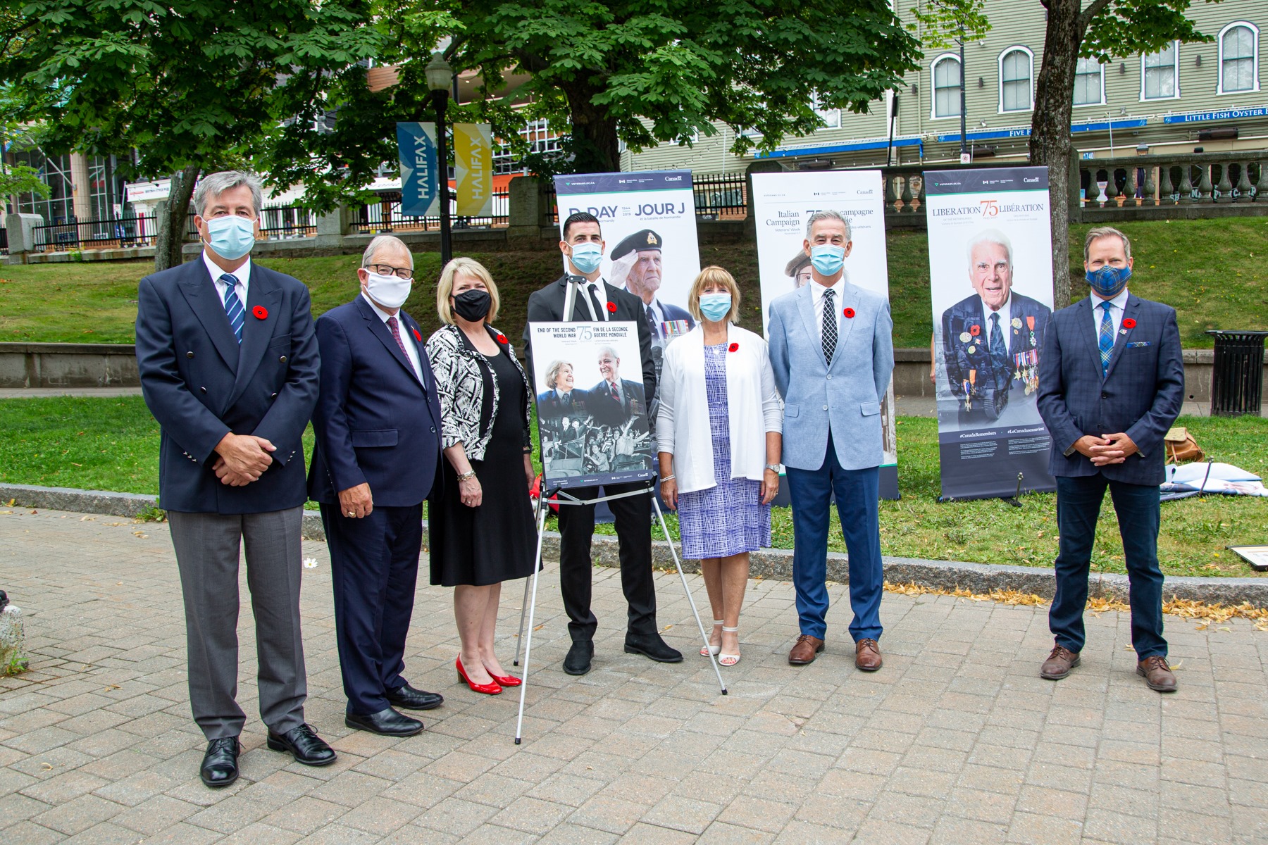 Canada Remembers - Members of Vicky (Goodyear) Luscombe’s family, who ...