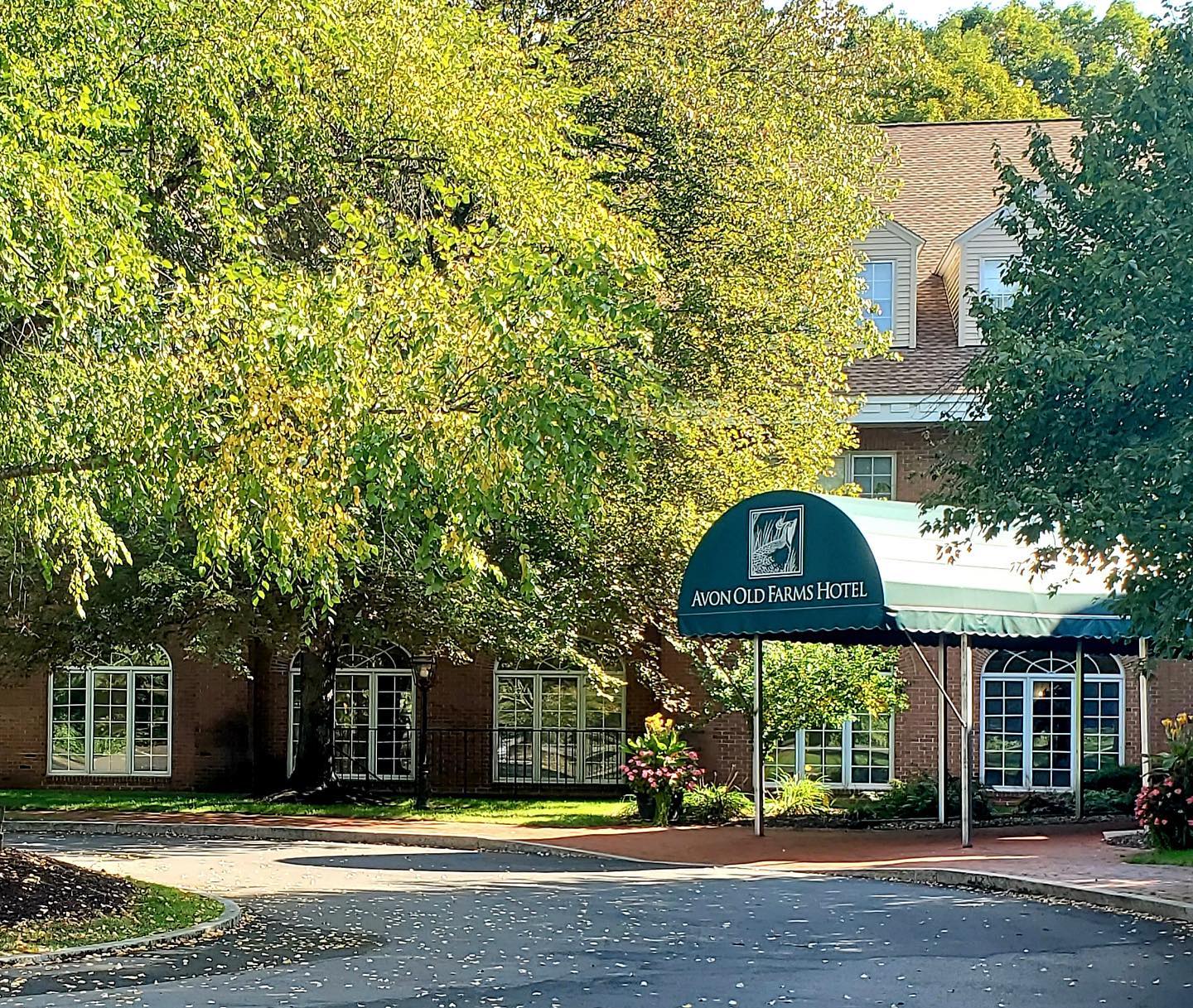 The Farmington Inn & Suites | Farmington CT