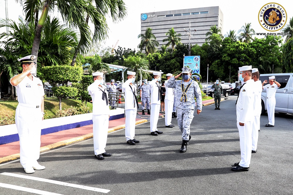 Philippine Navy - AFP Western Command chief pays visit to...